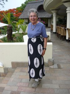 Goldie modeling new sarong for Priscilla
